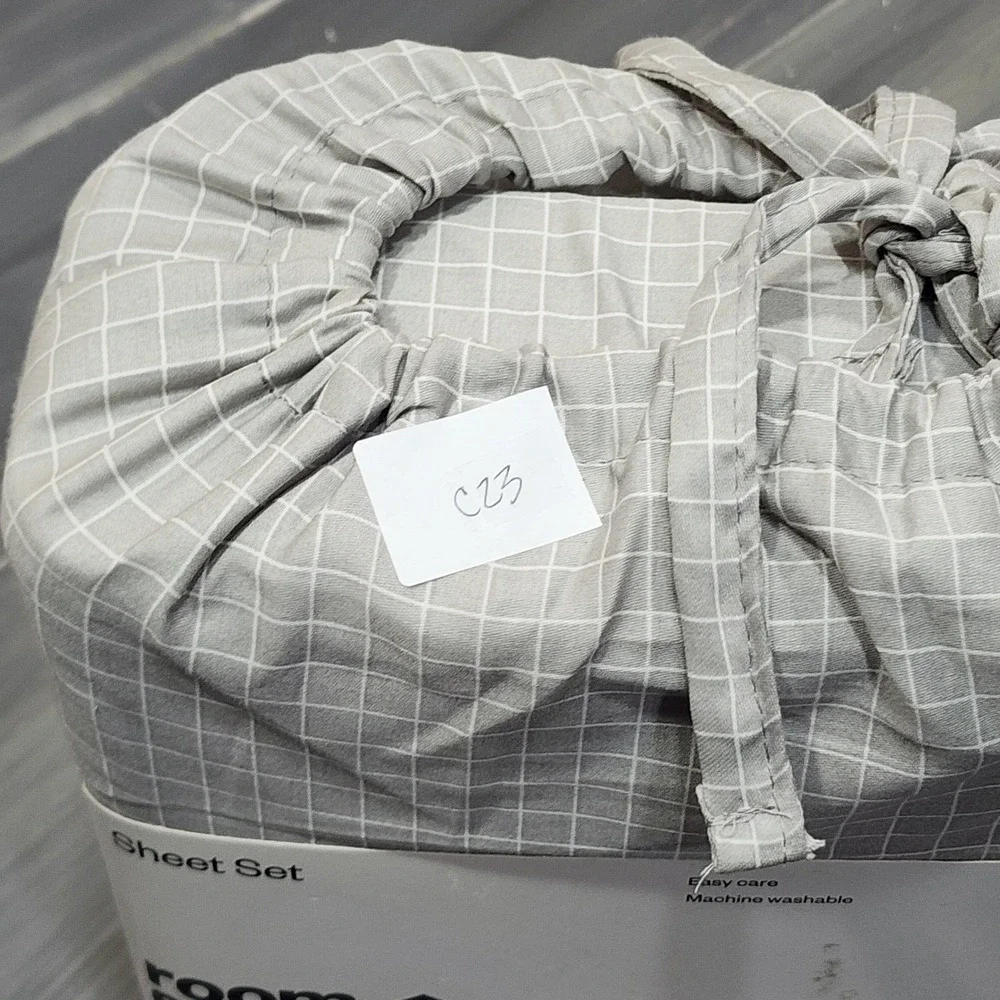 Room Essentials Full‎ Sheet Set Gray White Windowpane Grid Cotton Blend Sateen